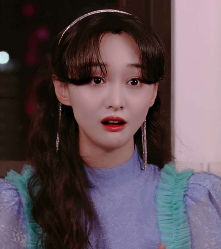 郑爽|郑爽回应直播争议后又删博，这是什么操作？