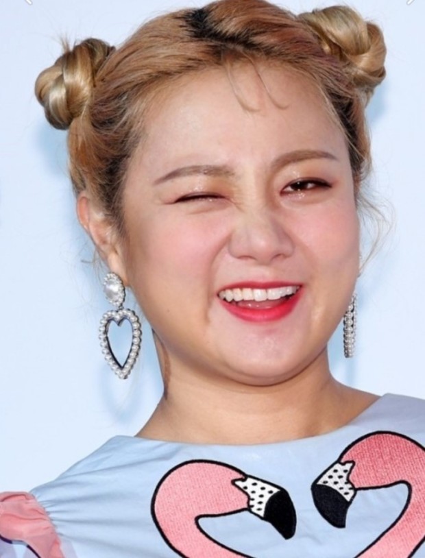 朴娜莱被指是韩版扶弟魔 送房送车遭网友质疑 自曝