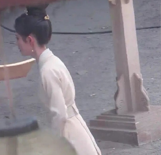 鞠婧祎|《慕南枝》传出女主路透，截图放大三倍，鞠婧祎这腰围我羡慕了