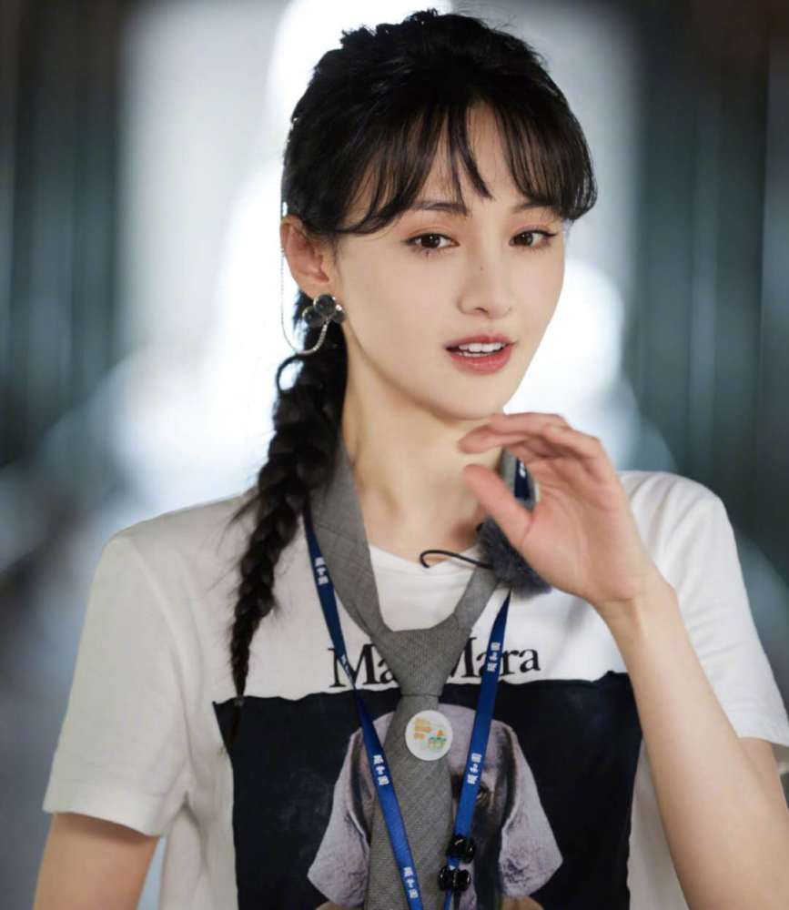 郑爽|郑爽回应直播争议后又删博，这是什么操作？