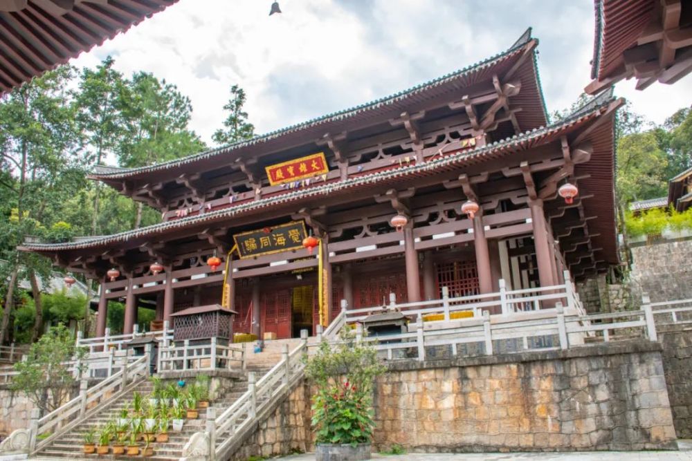 8月大理鸡足山人气爆棚神秘传说自然景色惊艳开启暑期游