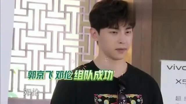 邓伦|邓伦沦为综艺咖？粉丝脱饭回踩，怒斥其拍50天戏却接4档综艺