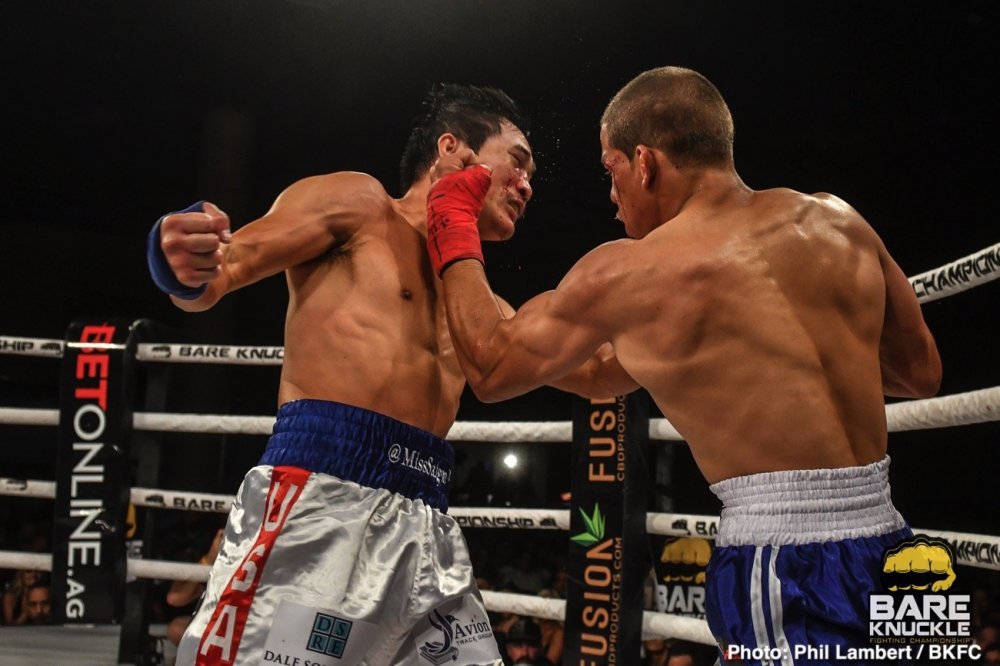 拳套排行_CF:游戏中超帅气的拳套排名,黄金拳套太刺眼,冰火神拳已成绝版