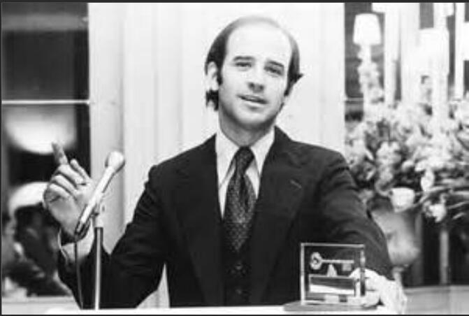 乔·拜登|美联社：拜登用24分钟华丽演说消除特朗普“瞌睡乔”不良影响