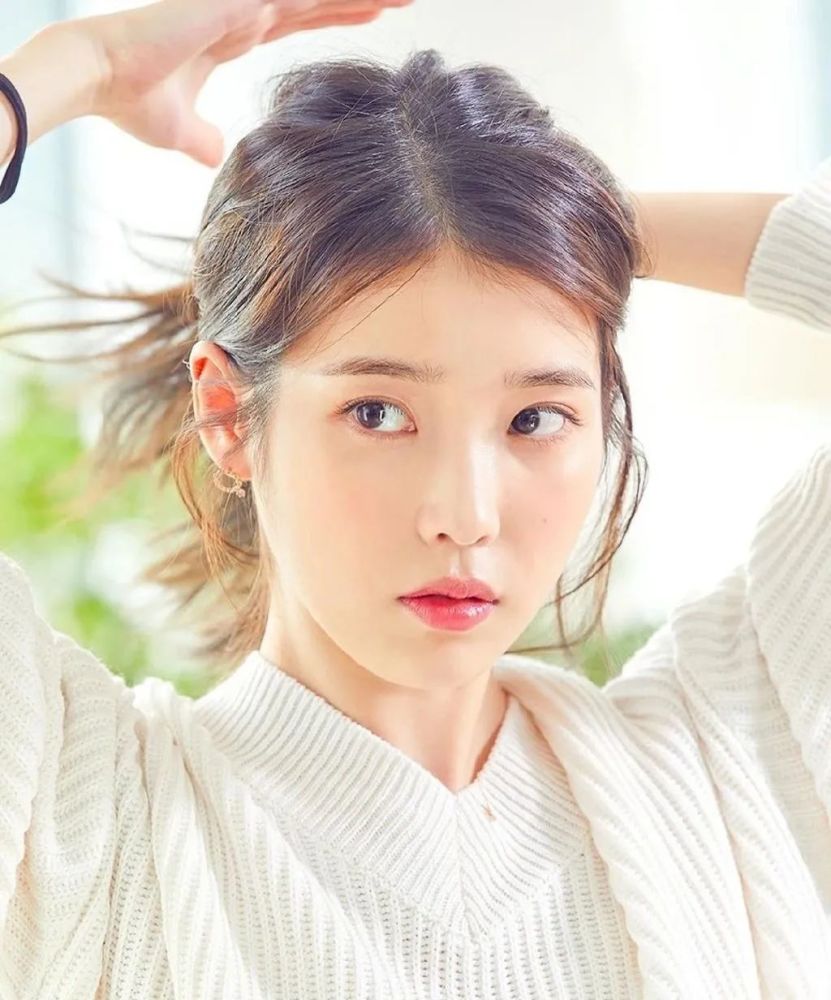 胎毛刘海薄薄的一层就好,所以用剪刀去修剪的话,很不好把控,一不小心