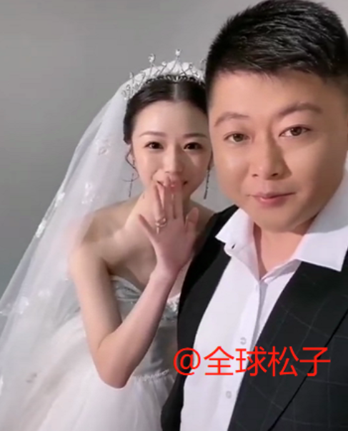 贺树峰|《乡村爱情》谢永强与娇妻拍婚纱照，小12岁娇妻少女感满满