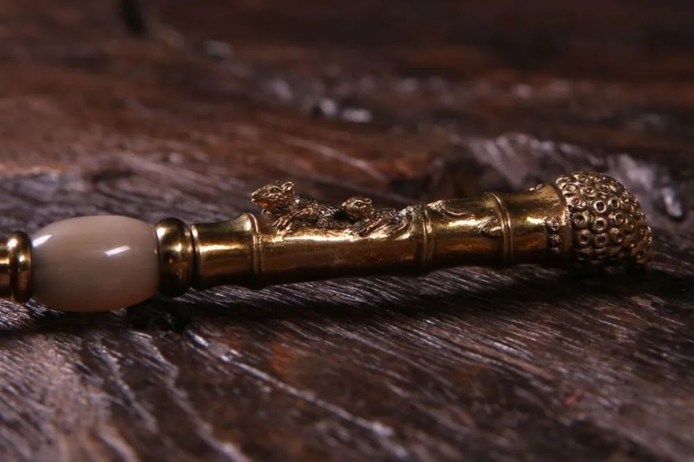 茶饼|来自外太空的神秘礼物——这些用陨铁制作的精品茶剑，美的深入人心