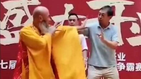 马保国|马保国“复出”大战老和尚，网友嘲讽：改走娱乐圈？