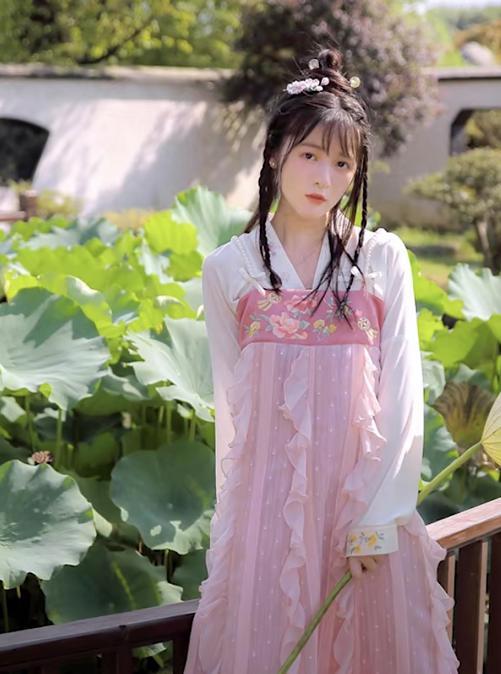 徐娇|23岁徐娇罕曝近况！为卖货顶烈日拍片，淡出圈后成汉服店老板娘