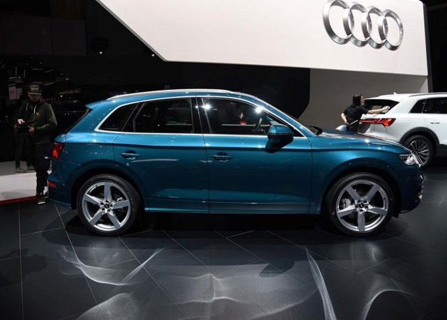 奥迪q555tfsie全新插电混动车型最酷黑科技之车诞生