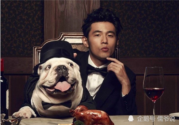 周杰伦|周杰伦晒20年前旧照，网友纷纷被他帅到，原来当年是被颜值吸引