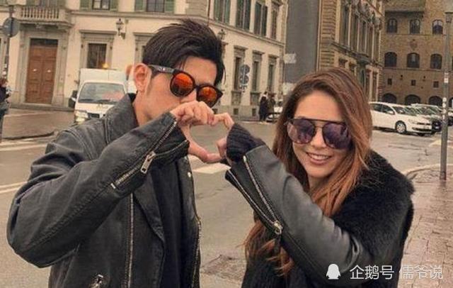 周杰伦|周杰伦晒20年前旧照，网友纷纷被他帅到，原来当年是被颜值吸引