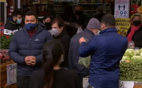 布雷特·萨顿|澳洲最严封锁有用吗？数百名居民无视隔离措施，疯狂涌向购物中心