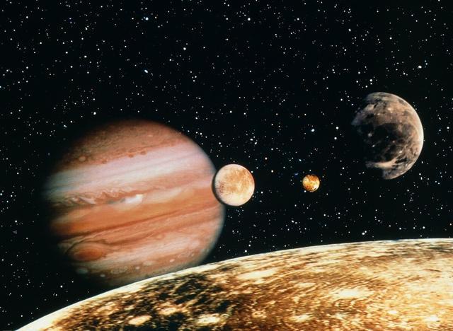 旅行者号|安全飞行了43年的旅行者号，未来会在宇宙中遇到什么呢？