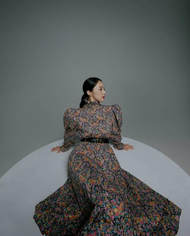 离婚|离婚后董璇新恋情曝光！40岁状态好，大秀一字马，专访自信绝口不提高云翔