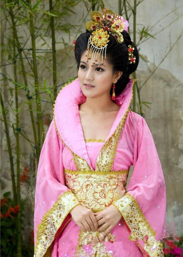 明朝公主影视剧形象然而,很多驸马只是在国子监读书习礼几个月就被官