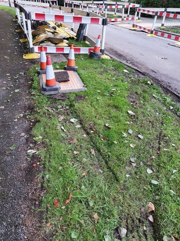 罗布|英国5岁女孩突然掉进下水井，在脏水中满脸污物向爸爸求救