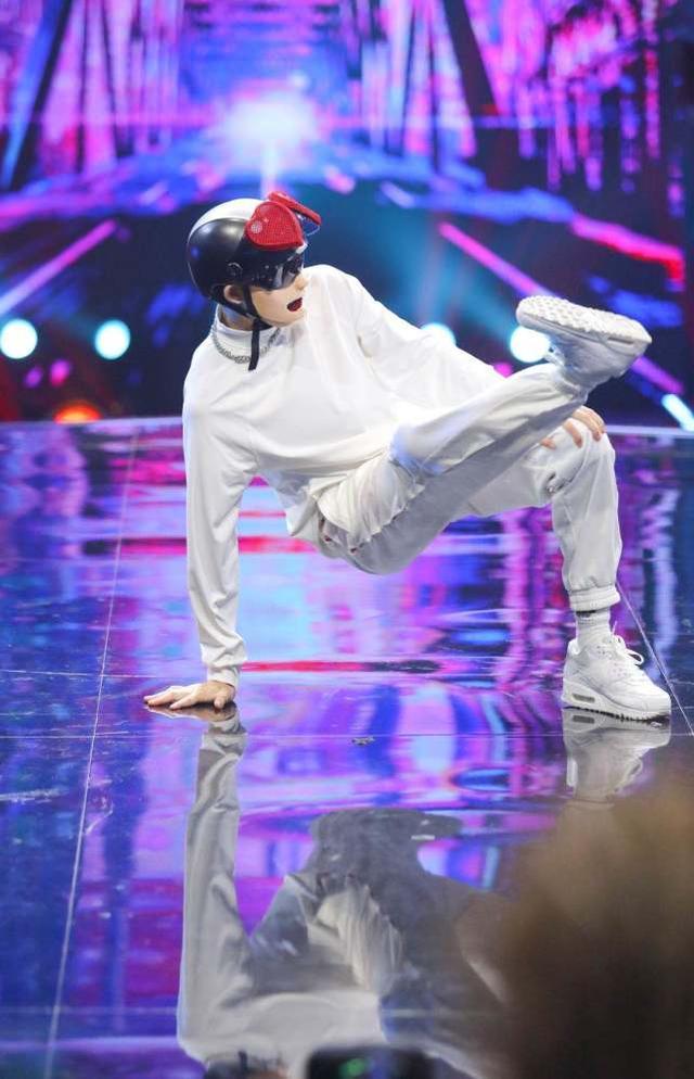 欢迎光临《蒙面舞王》,快来pick你的心动舞姿!