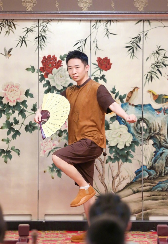 杨迪|素人意外撞脸杨迪，竟还是杨迪的粉丝，杨迪晒视频对比大呼太像了