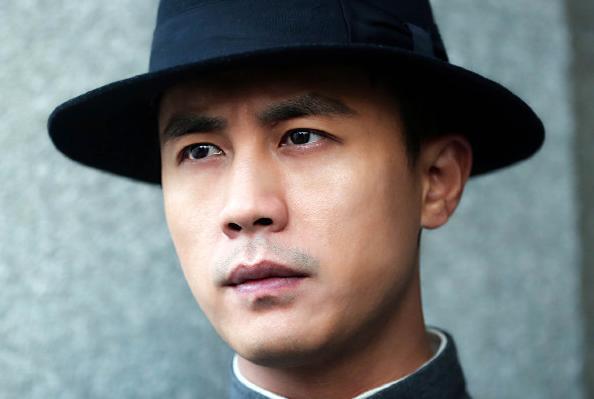八佰|刚看完《八佰》，被杜淳的塑料普通话全程吸引，演技太好！