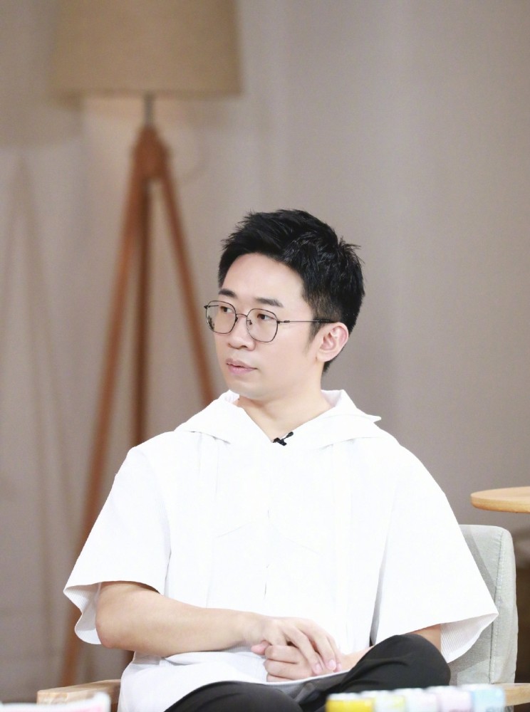 杨迪|素人意外撞脸杨迪，竟还是杨迪的粉丝，杨迪晒视频对比大呼太像了