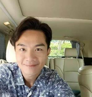 胡诺言|幸福！TVB金牌绿叶与妻子相爱多年依旧恩爱，被封为爱妻号