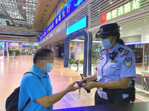 鹿某|仅凭一个细节 民警破了旅客手机“被盗案”