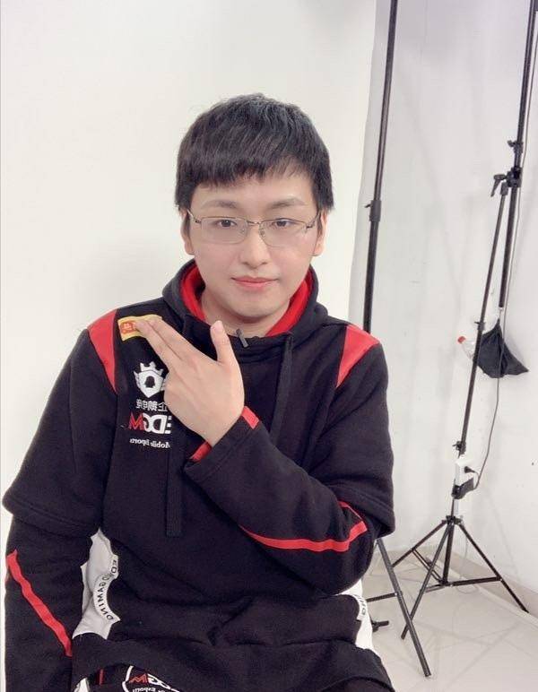 无痕不受重视？离开EDGM以后到AG超玩会上不了场