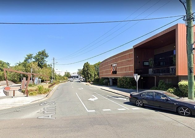 警察|31岁女子在澳洲度假胜地离奇死亡，尸体伤痕累累出现在路边