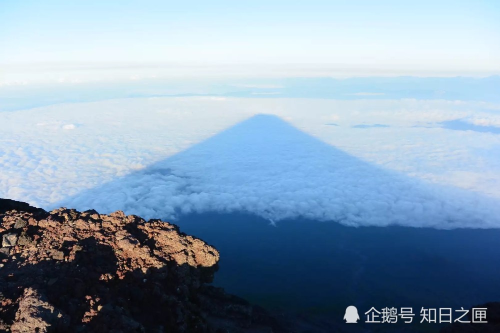 日本的富士山有9种难得一见的特殊模样 你能猜得到几种 腾讯新闻