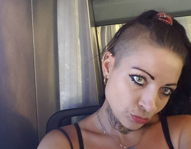 警察|31岁女子在澳洲度假胜地离奇死亡，尸体伤痕累累出现在路边