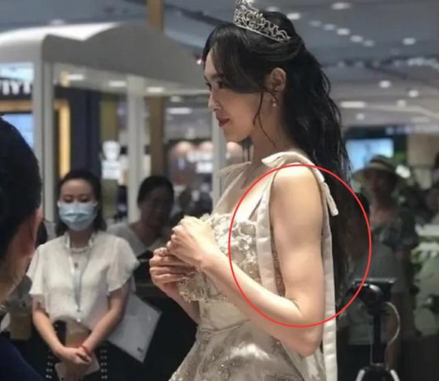 王学兵|吃瓜日报丨杨祐宁未婚先孕公开孩子性别；杨丽萍首回应结婚生子话题