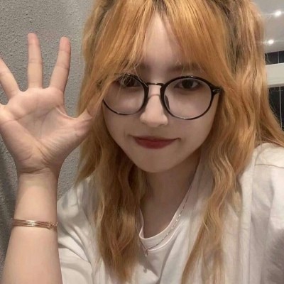 头像 做什么大哥的女人,要做就做大哥