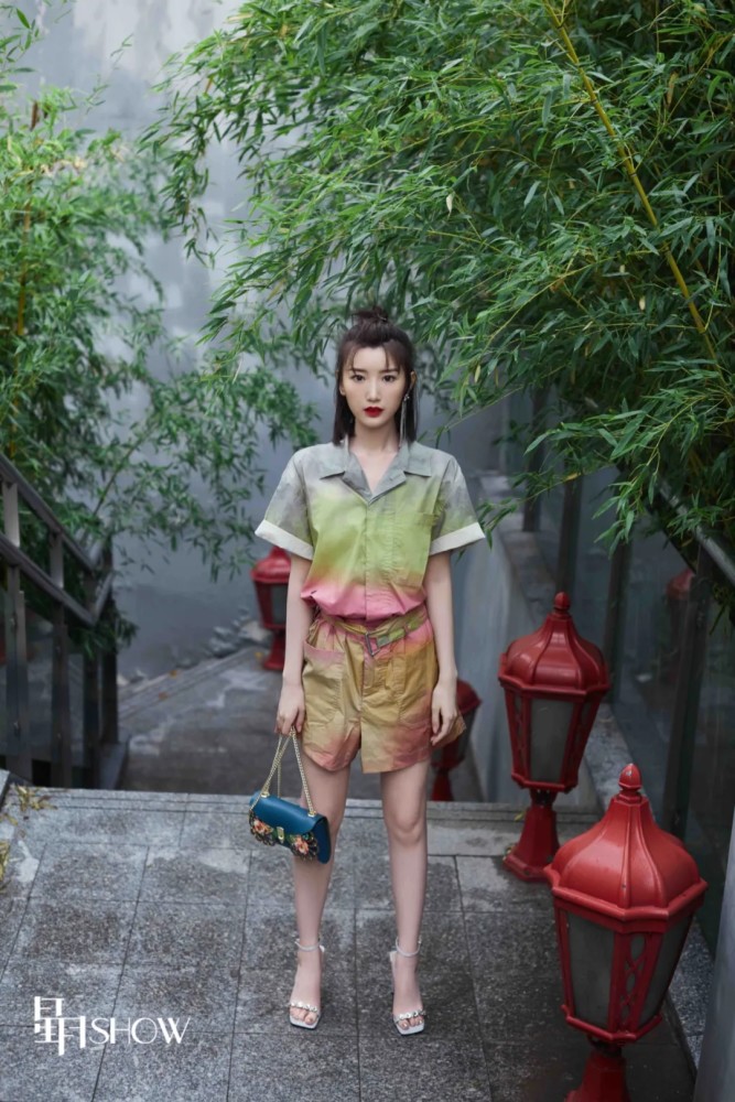 毛晓彤|毛晓彤自曝曾想在28岁结婚生子，如今32岁只相信缘分