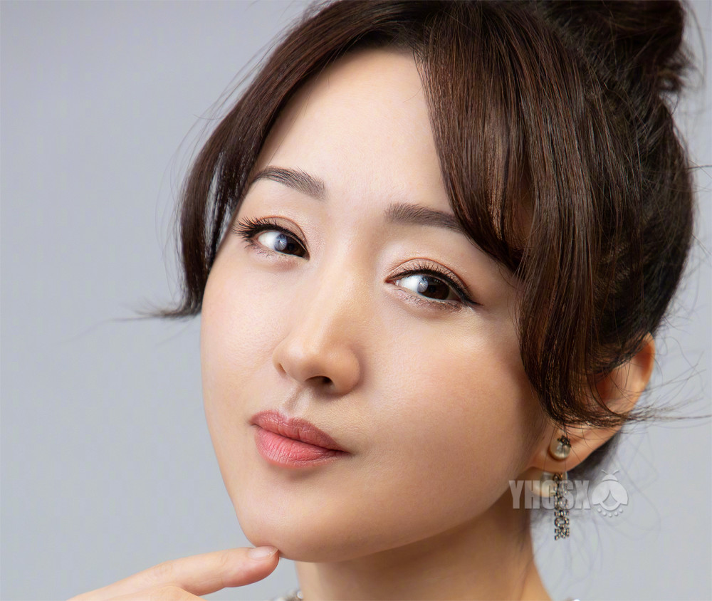 杨钰莹|杨钰莹究竟有多冻龄？且看她一组近期高清面部特写，状态好逆天