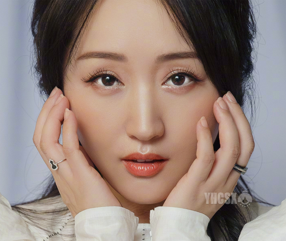 杨钰莹|杨钰莹究竟有多冻龄？且看她一组近期高清面部特写，状态好逆天