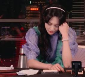 郑爽|郑爽被曝拍综艺要六千万，是撒贝宁十倍，态度恶劣遭业内联手拉黑