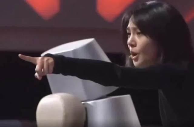 郑爽|郑爽被曝拍综艺要六千万，是撒贝宁十倍，态度恶劣遭业内联手拉黑