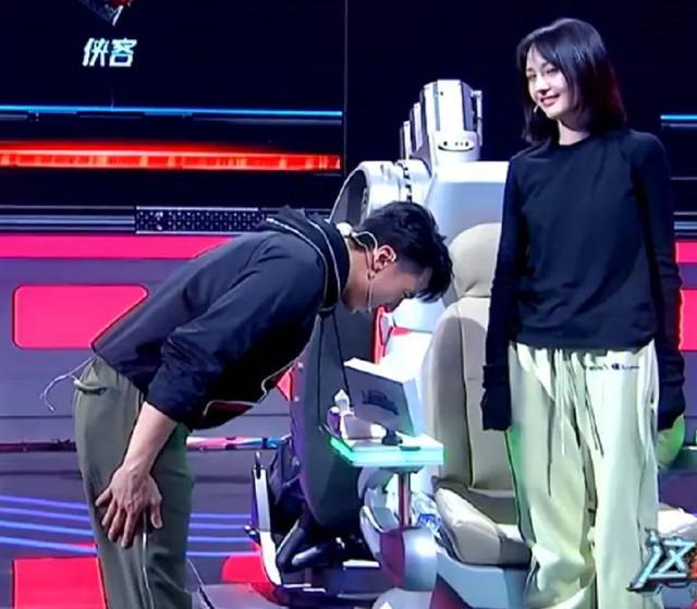 郑爽|郑爽被曝拍综艺要六千万，是撒贝宁十倍，态度恶劣遭业内联手拉黑