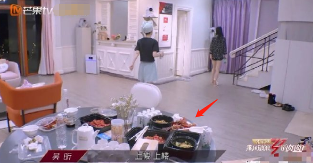 赵丽颖|赵丽颖录节目房间邋遢被放大，我想说：这在综艺里太正常不过了！