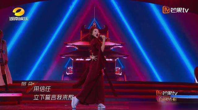 阿朵|阿朵晋级，走进宁静团训练室，当场给喜滋滋的孟佳泼了一盆冷水