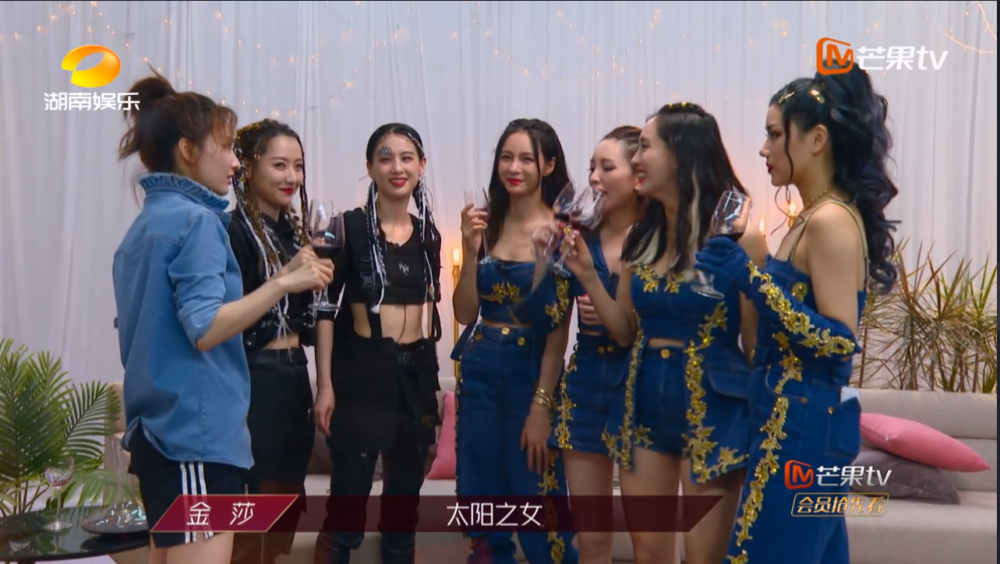 阿朵|阿朵晋级，走进宁静团训练室，当场给喜滋滋的孟佳泼了一盆冷水