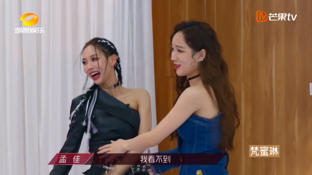 阿朵|阿朵晋级，走进宁静团训练室，当场给喜滋滋的孟佳泼了一盆冷水