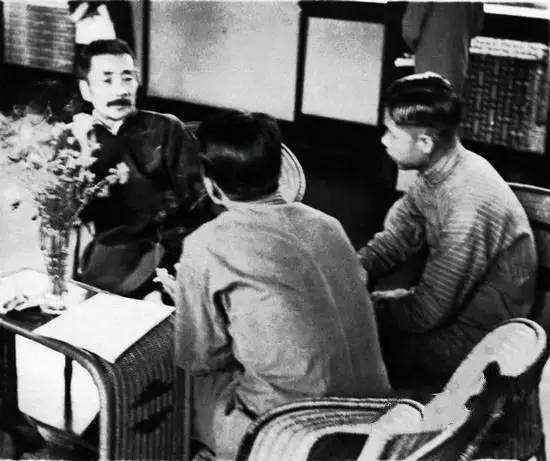 鲁迅|鲁迅留学日本时，是什么刺激了他，使他走上“弃医从文”的道路