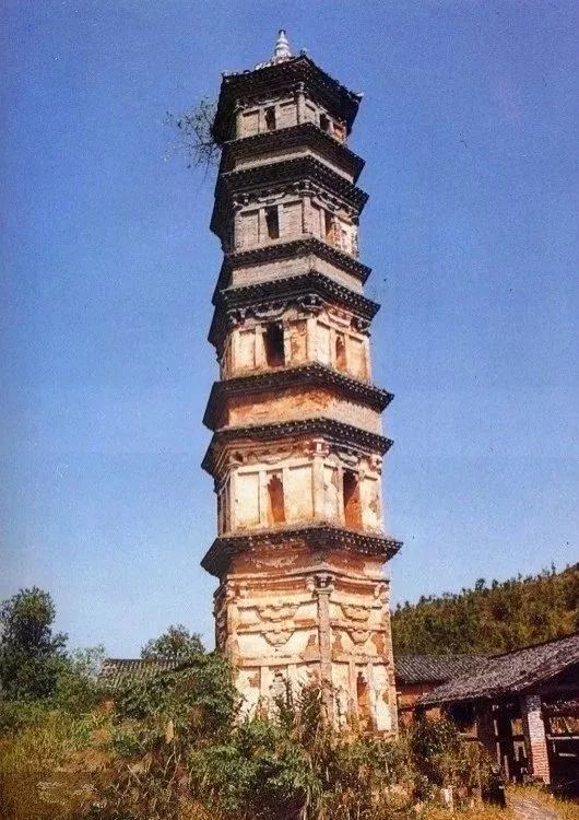 大余县嘉祐寺塔即将旧貌换新颜