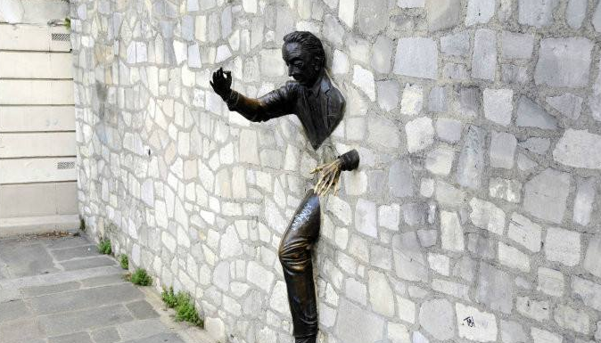 按量子力学来说一个人撞墙有多大概率能穿过去