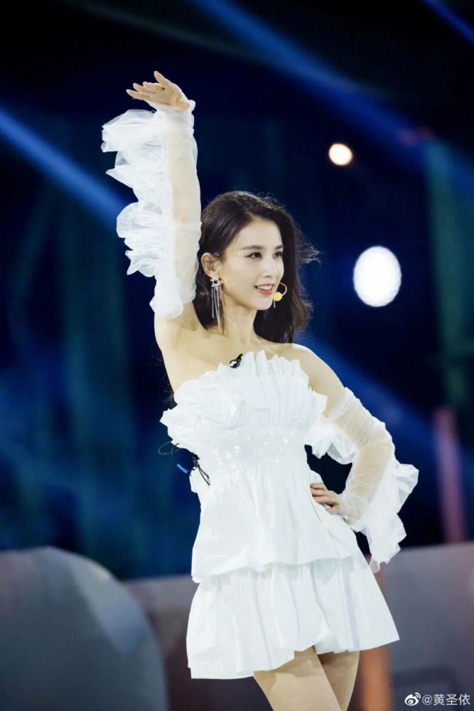 阿朵|终于又火了！“死里复活”的她是姐姐的最佳状态吧