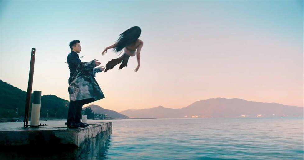 爱情与人性的还原—评电影《美人鱼》