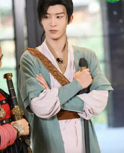 郑爽|王俊凯模仿蔡徐坤的路线？郑爽模糊概念？杨紫后悔没接琉璃了吗