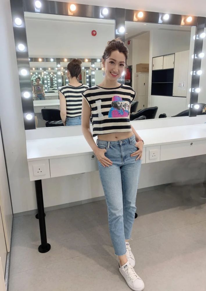 女主持|恭喜！36岁香港知名混血女主持人将与球星男友结婚，既兴奋又不安